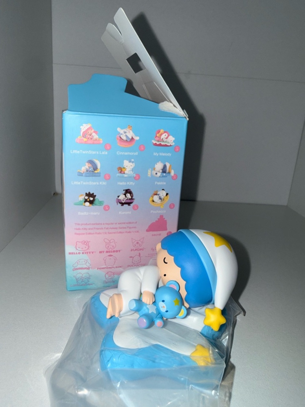 POPMART HELLO KITTY FRIENDS FALL ASLEEP Sanrio Little Twin Stars Kiki - Picture 2 of 2